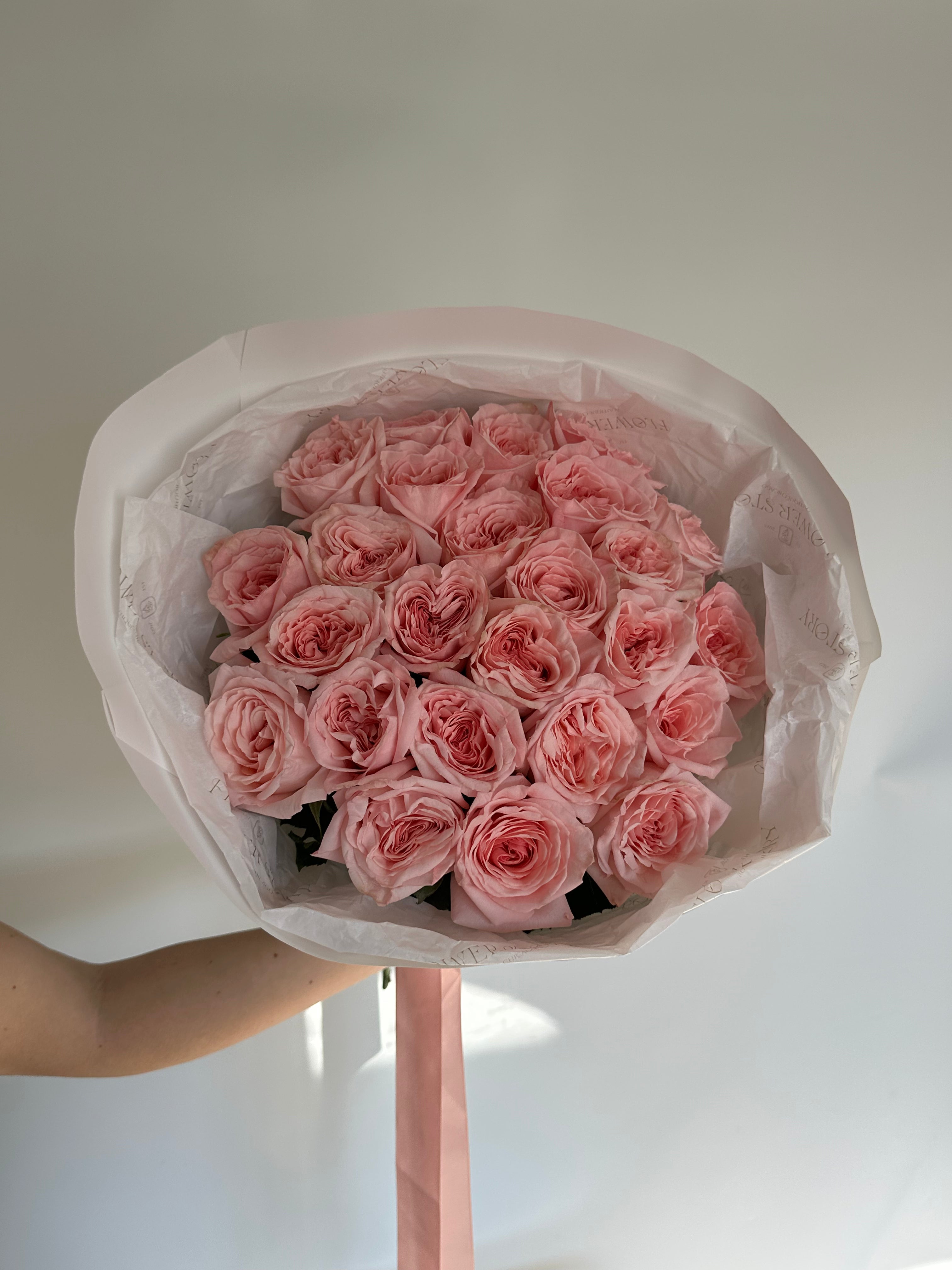 Mono bouquet of 25 Pink Roses