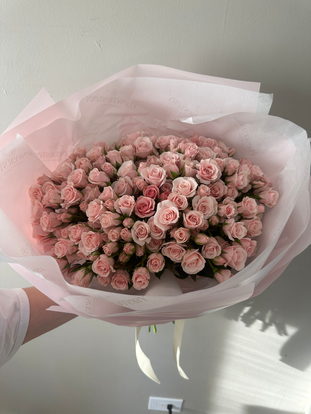 Mono bouquet of 35 Pink Spray Roses