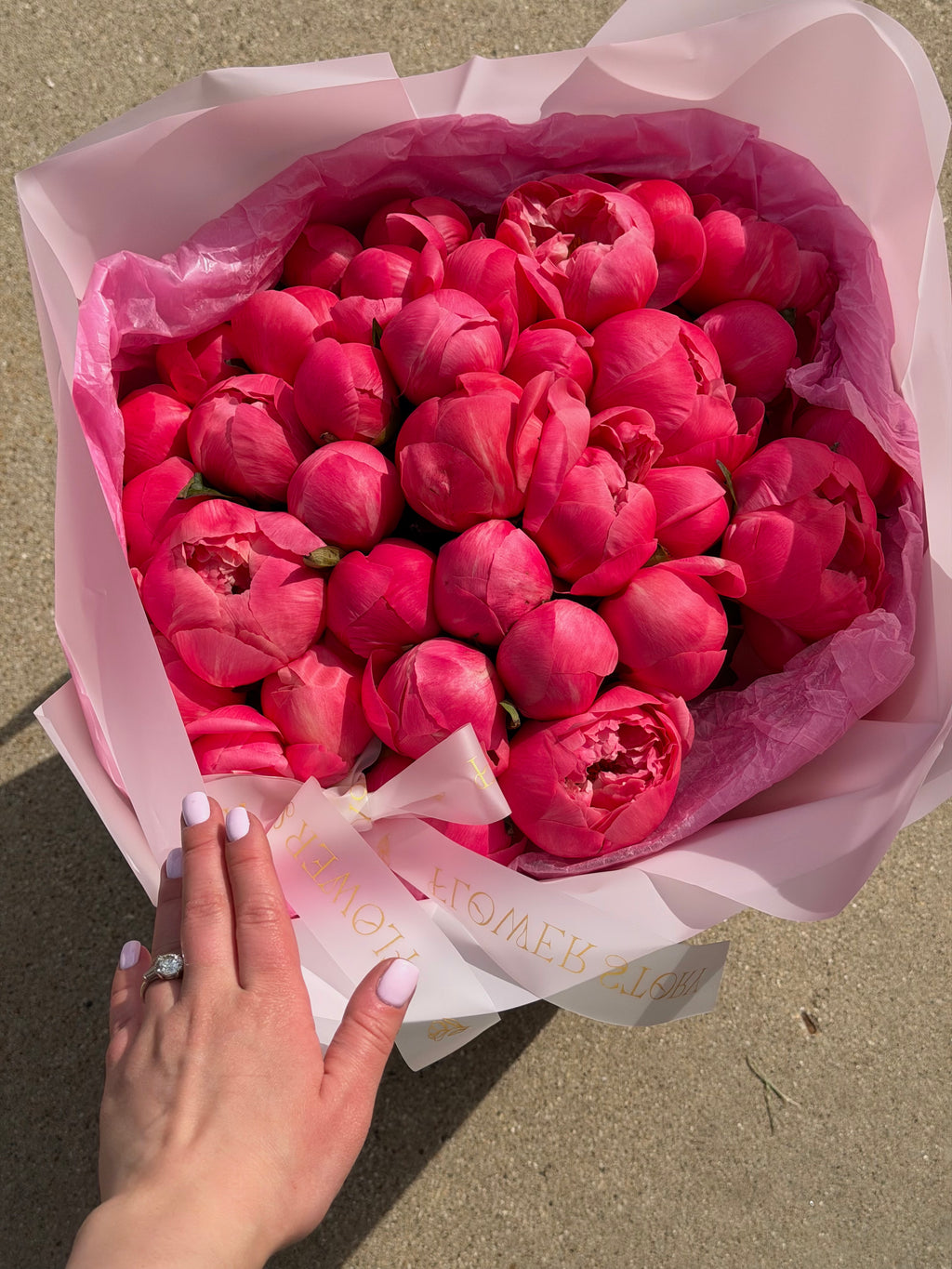 Mono bouquet of 30 pink peonies