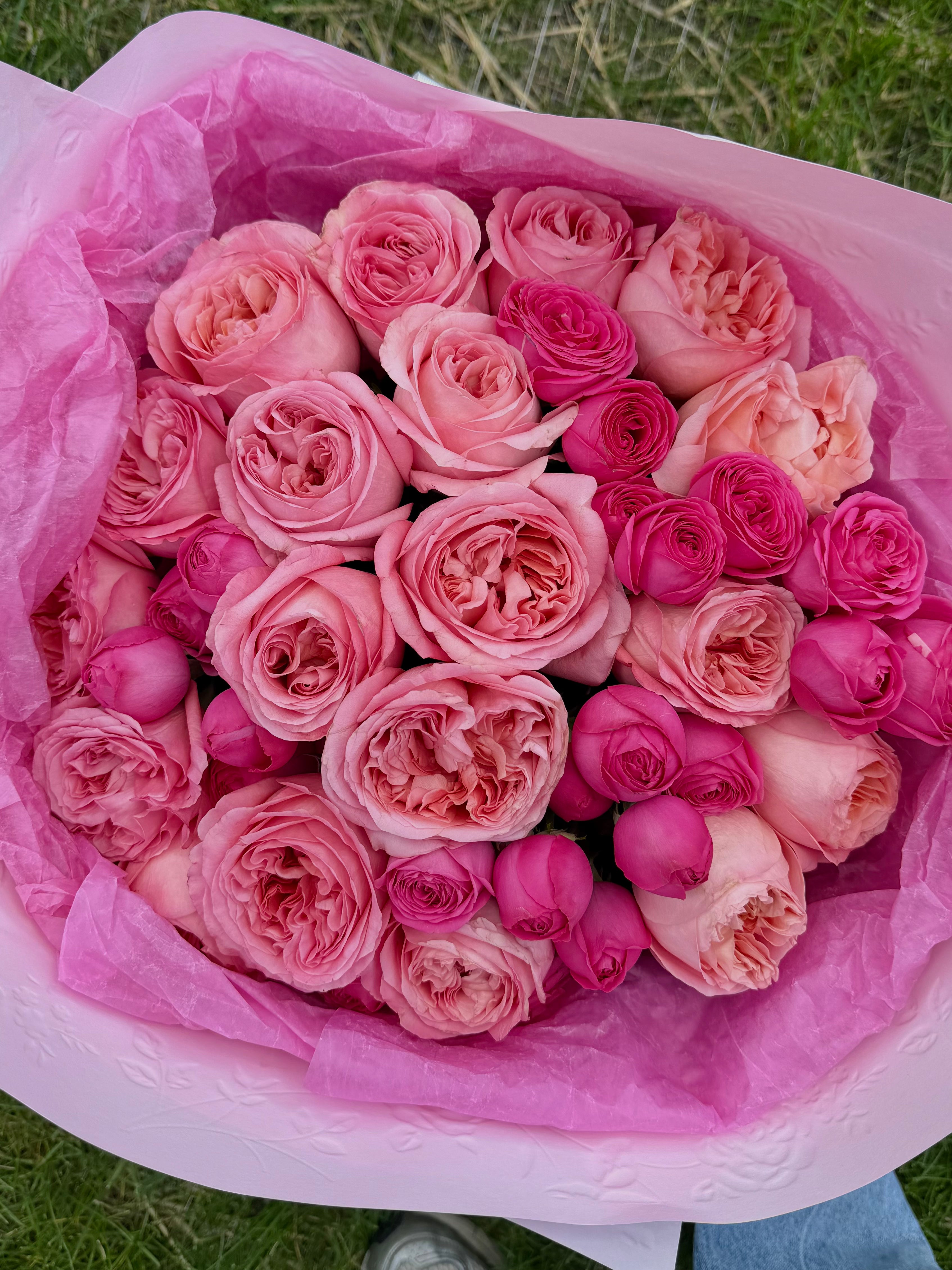 Mix bouquet with pink roses & spray roses