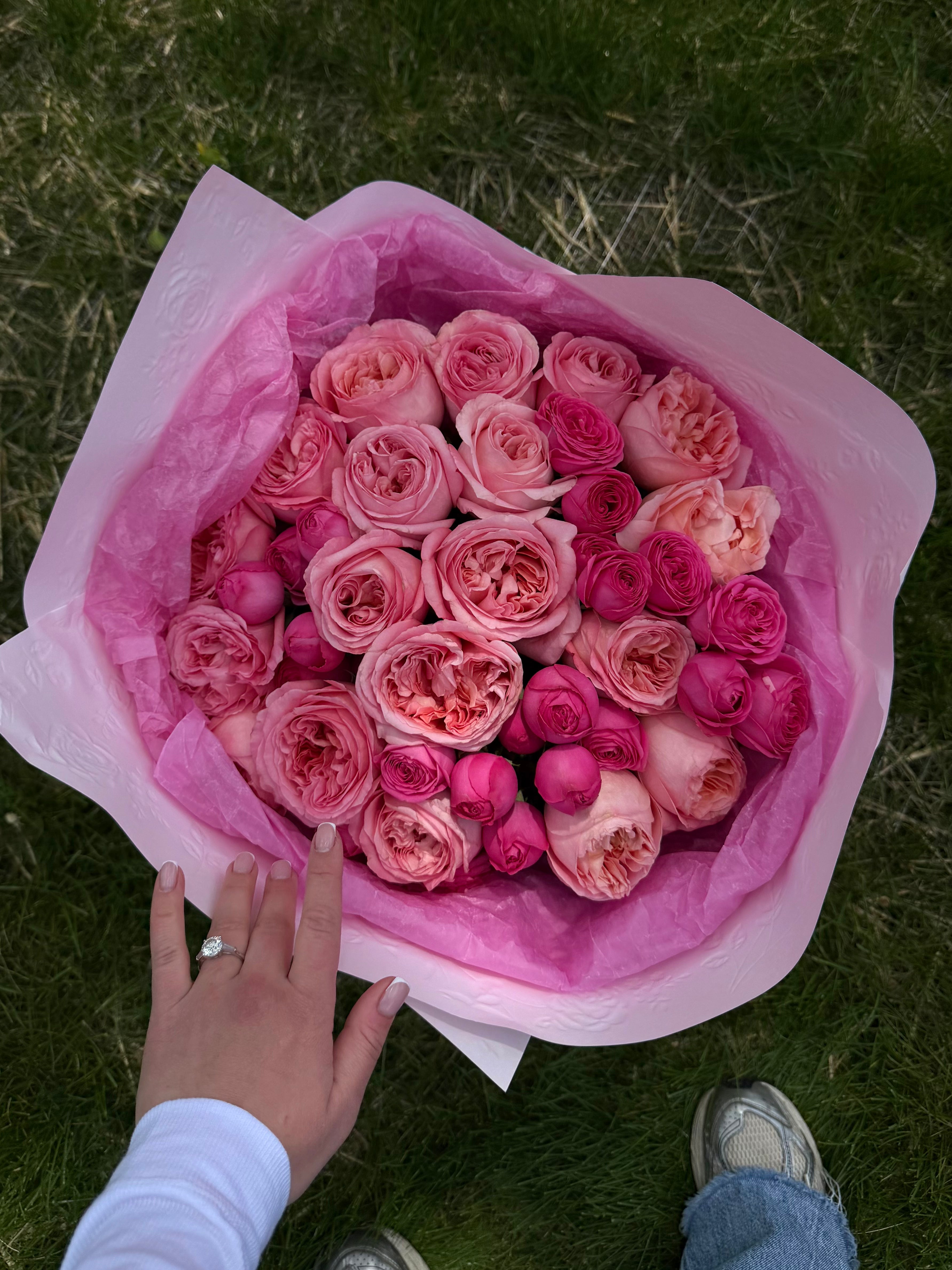 Mix bouquet with pink roses & spray roses