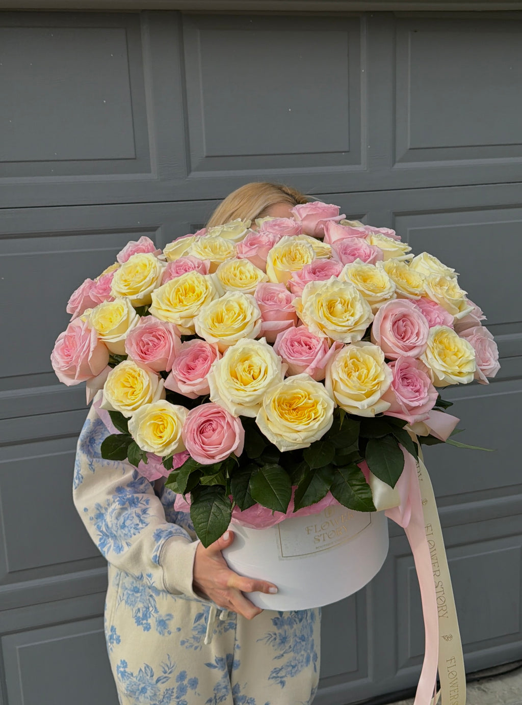 Mono bouquet in a basket