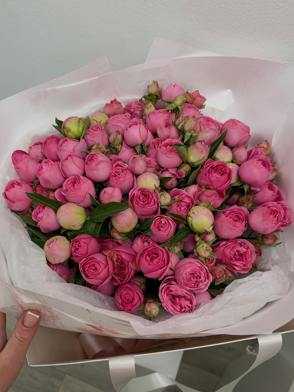 Mono bouquet of spray roses