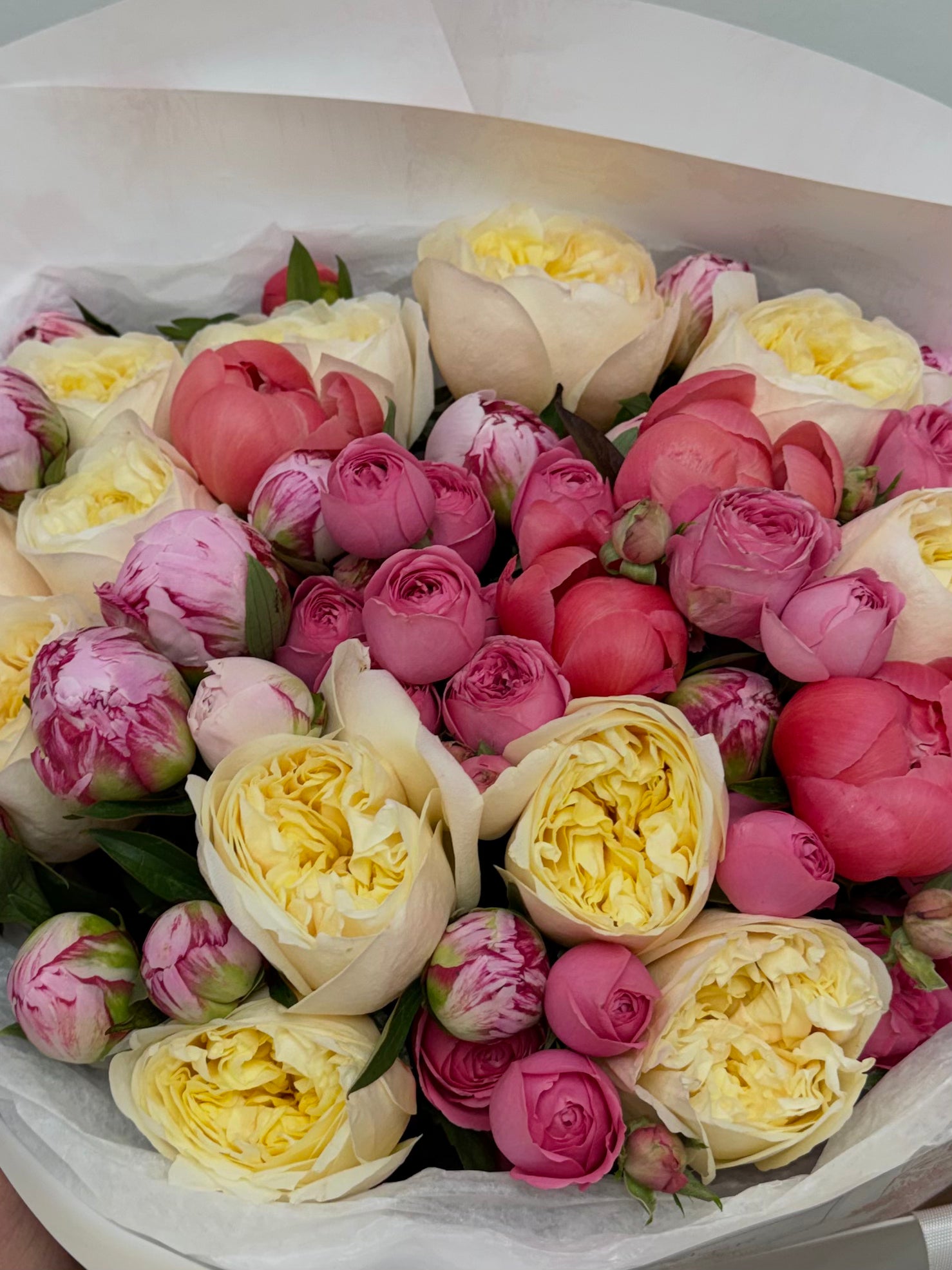 Elegant floral mix