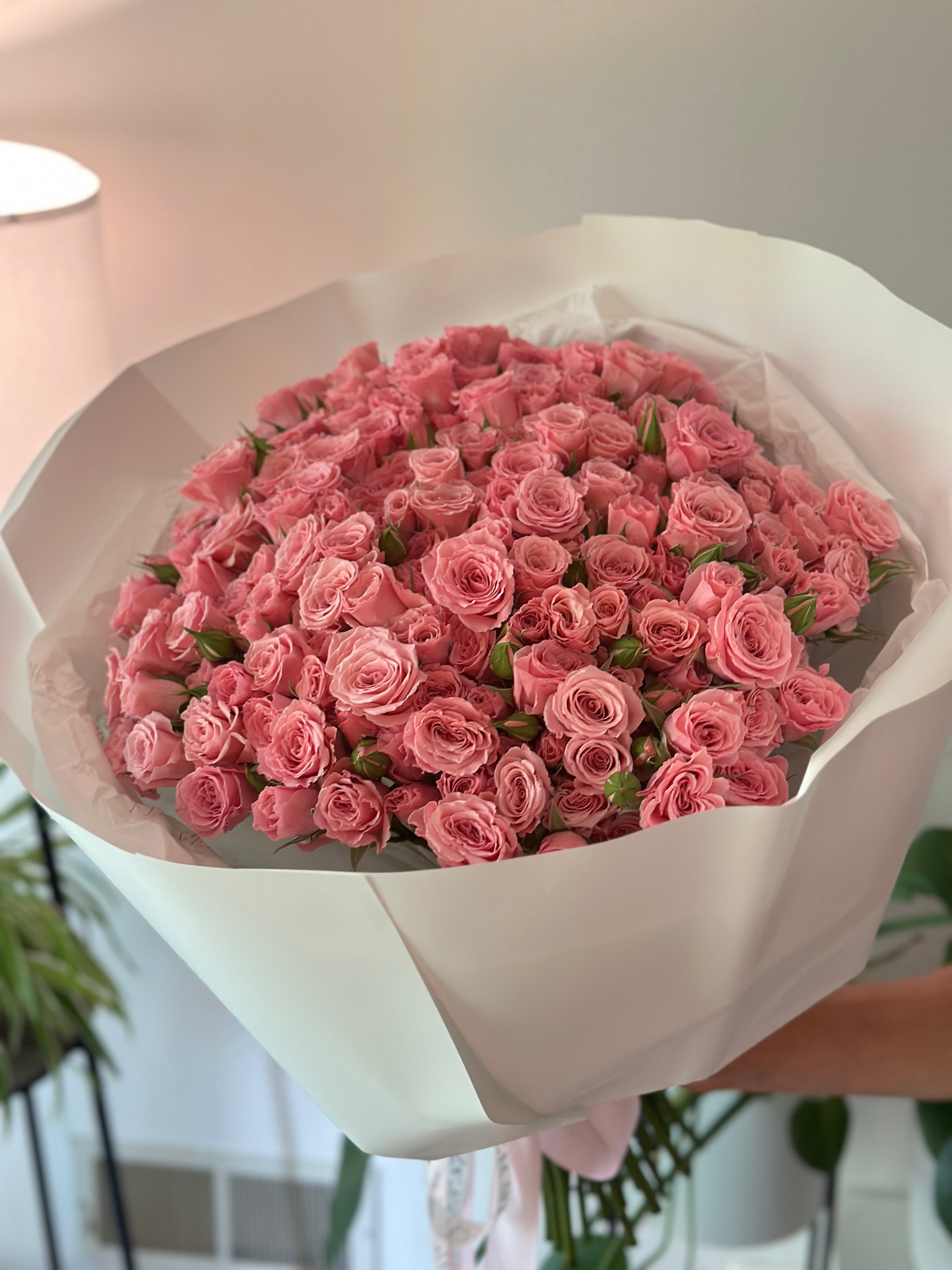 Mono bouquet of 35 Pink Spray Roses