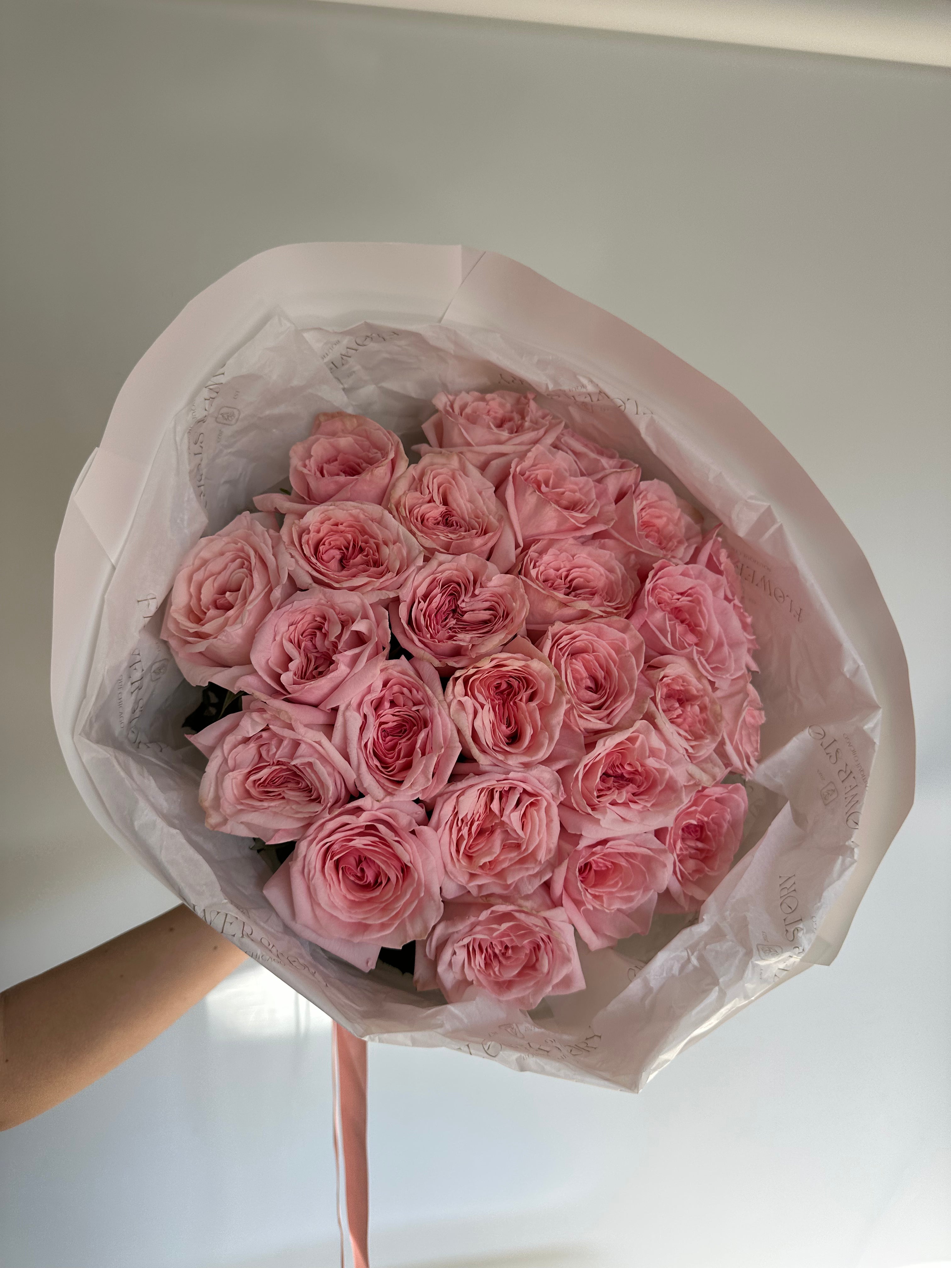 Mono bouquet of 25 pink roses
