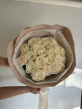 Mono bouquet of 25 white roses