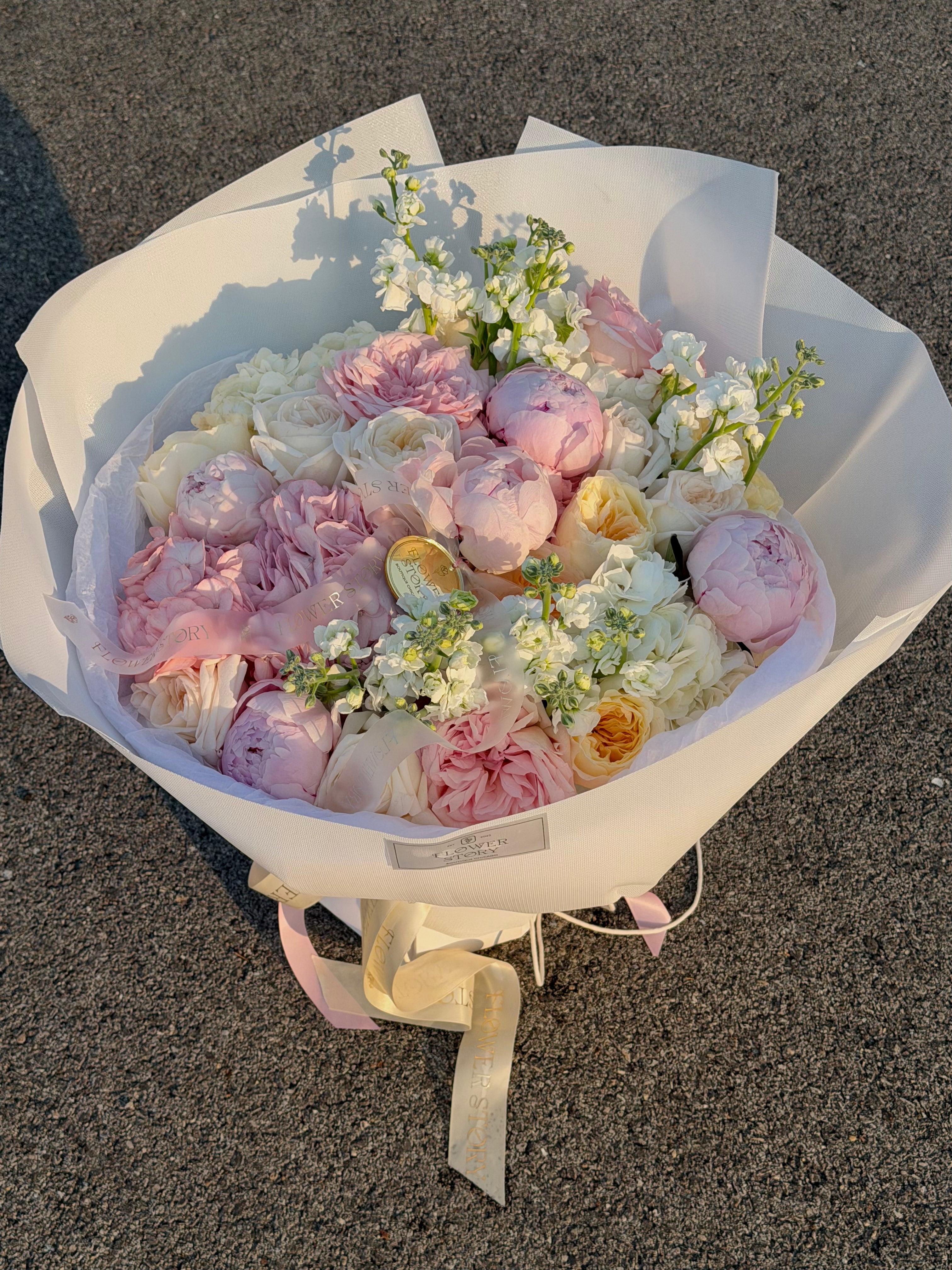 Soft Mixed Bouquet
