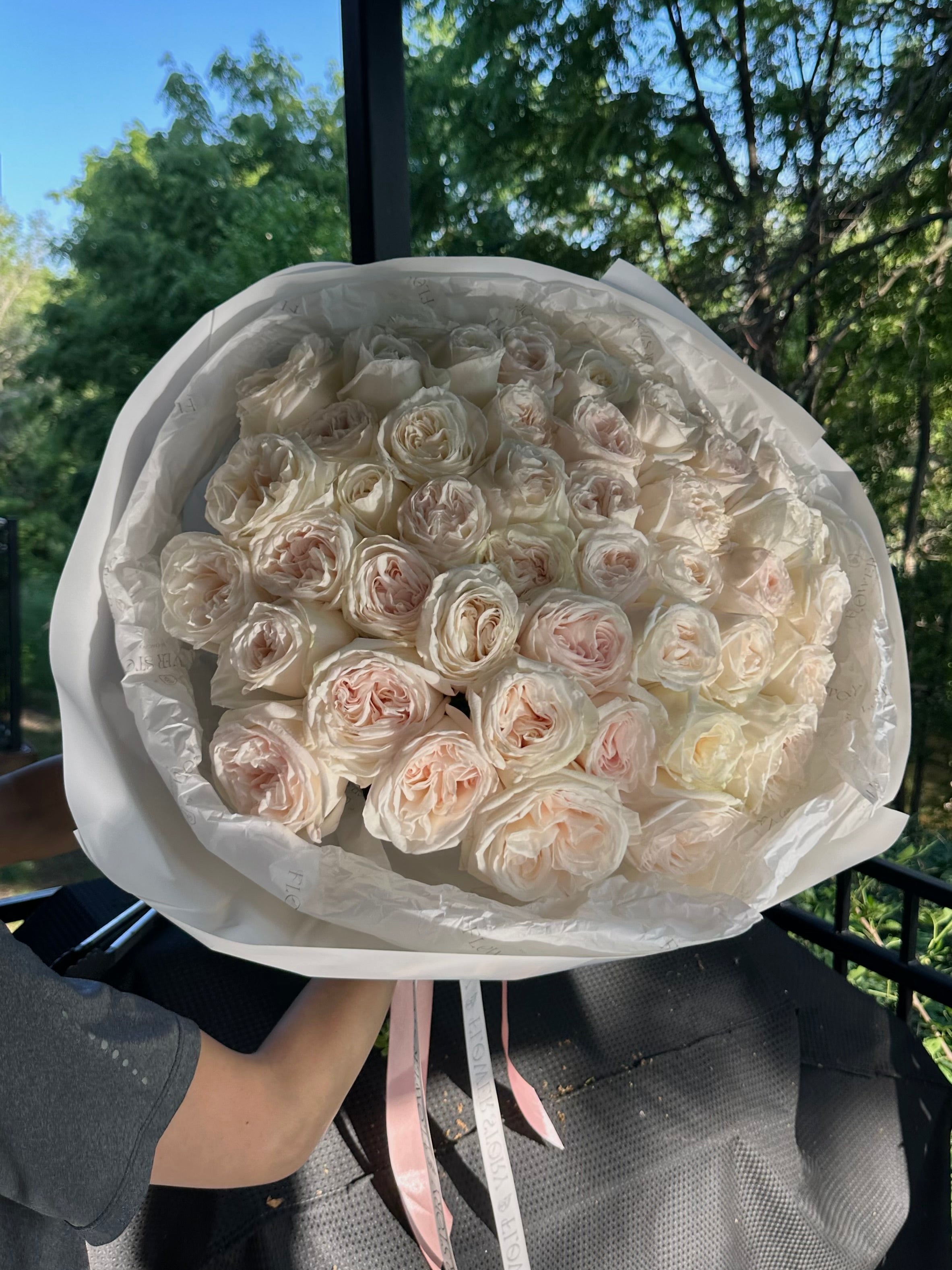 Mono bouquet of white O’Hara roses