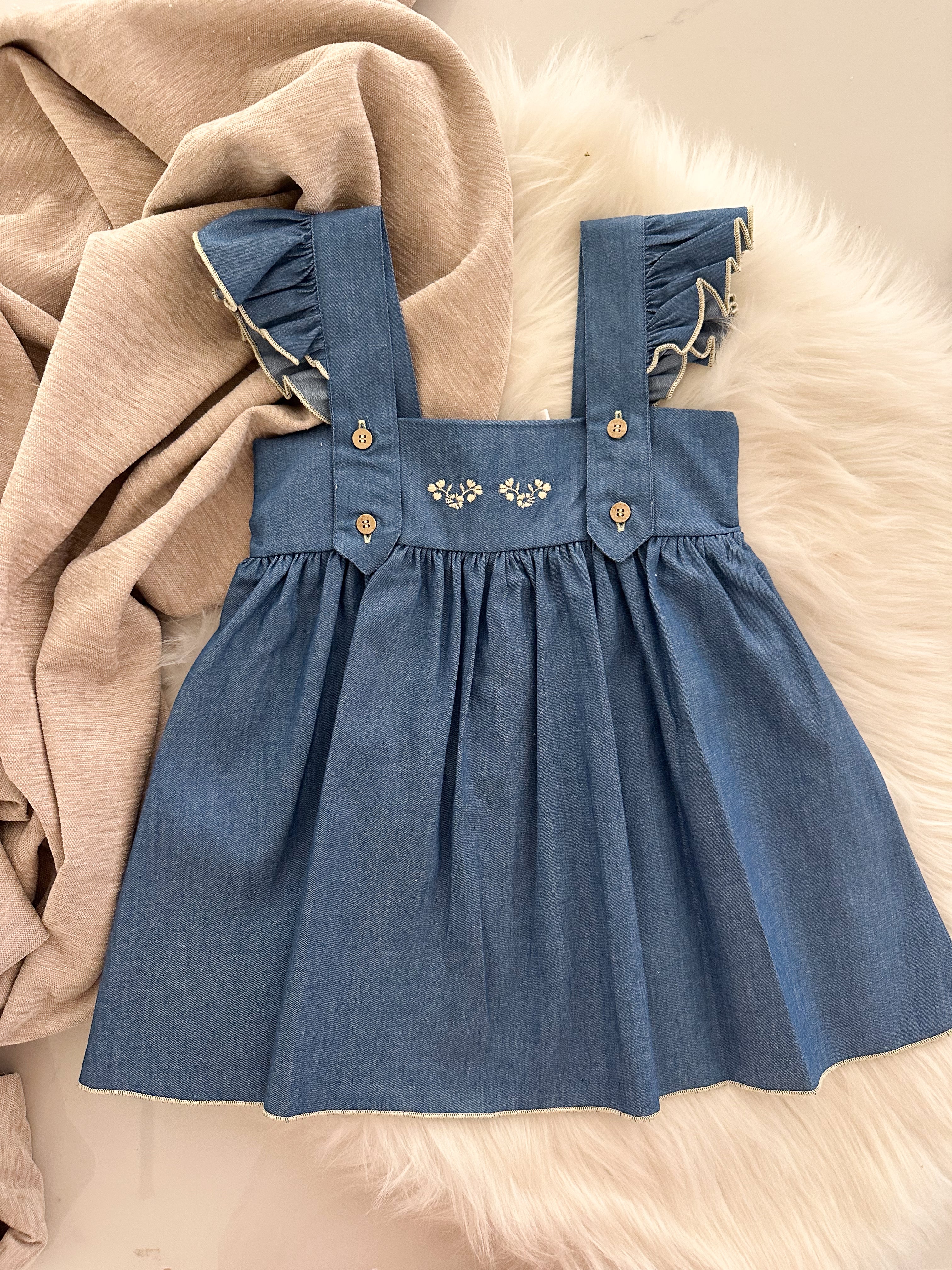 Mix bouquet with orchids, hydrangeas and roses