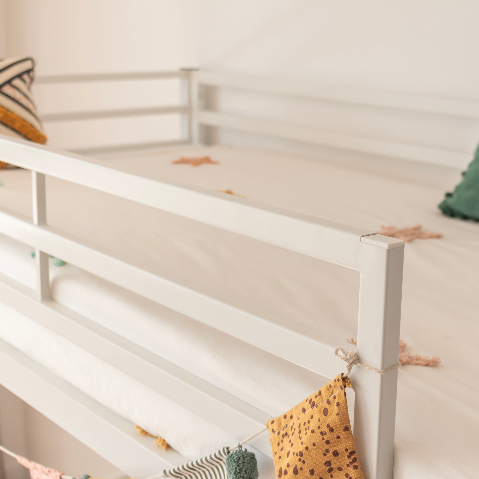 Mono bouquet of spray roses