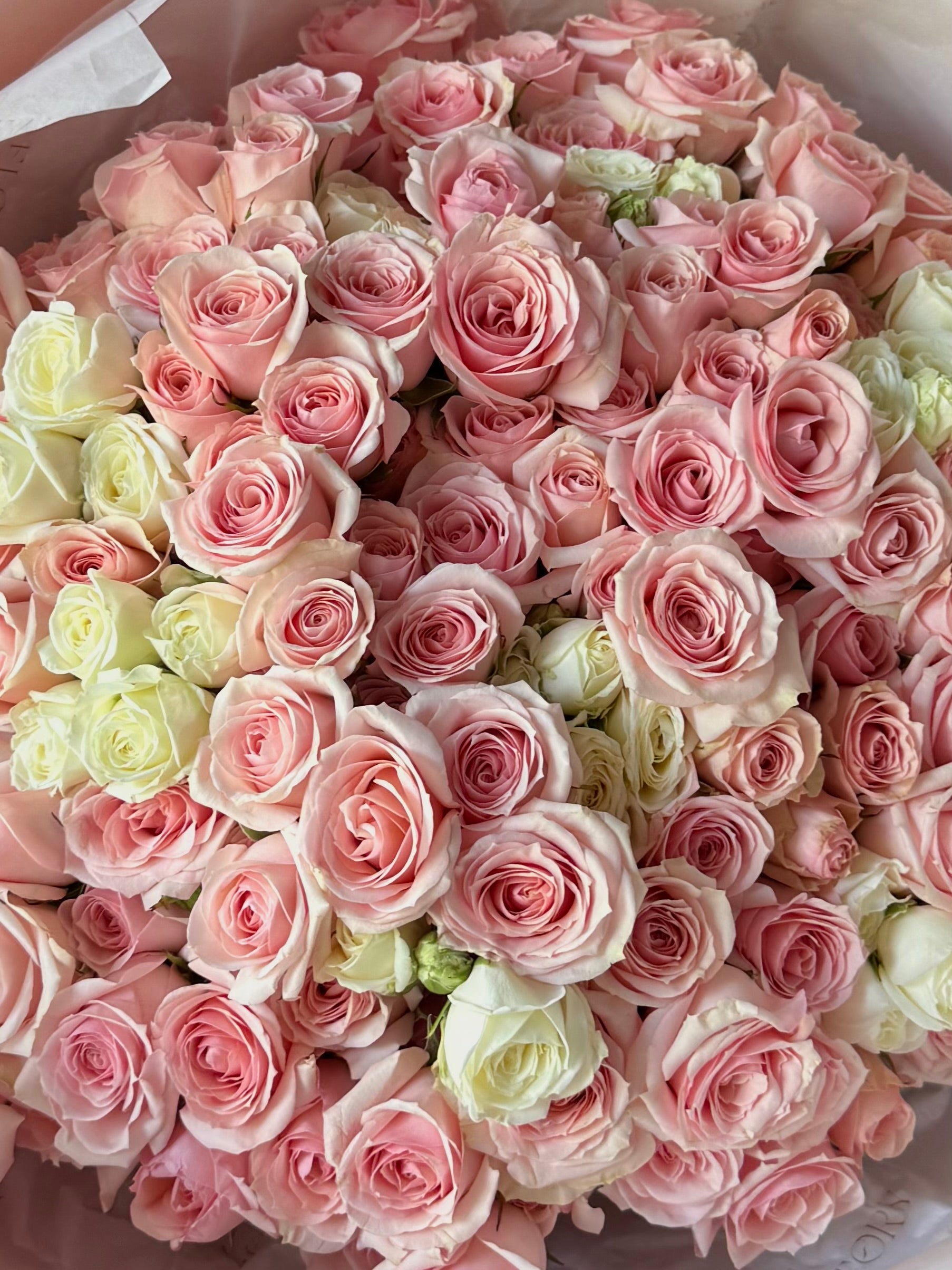 Mono bouquet with Spray Roses