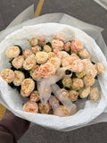 Mono bouquet – peony-like spray roses