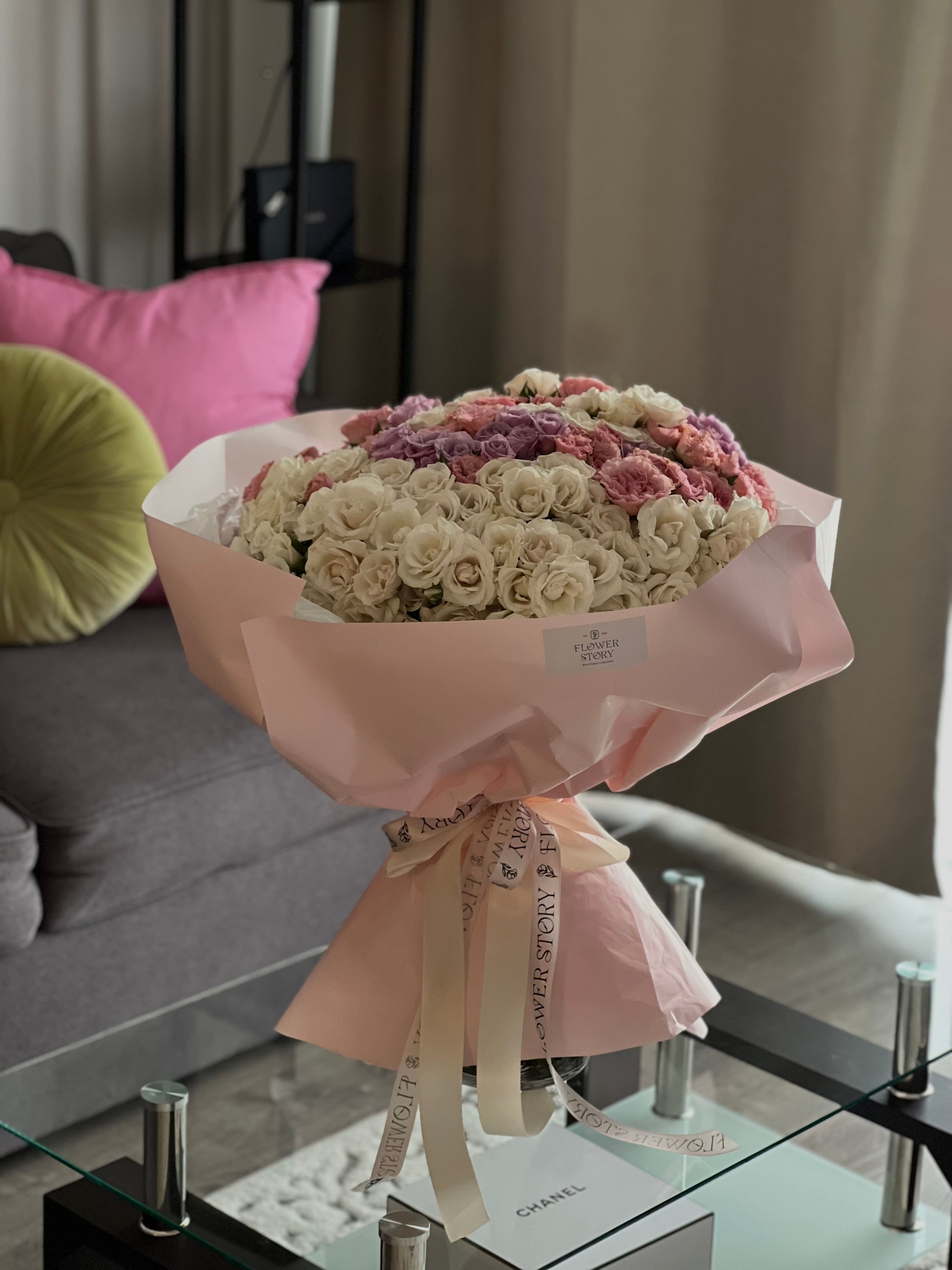 Delicate bouquet of spray roses