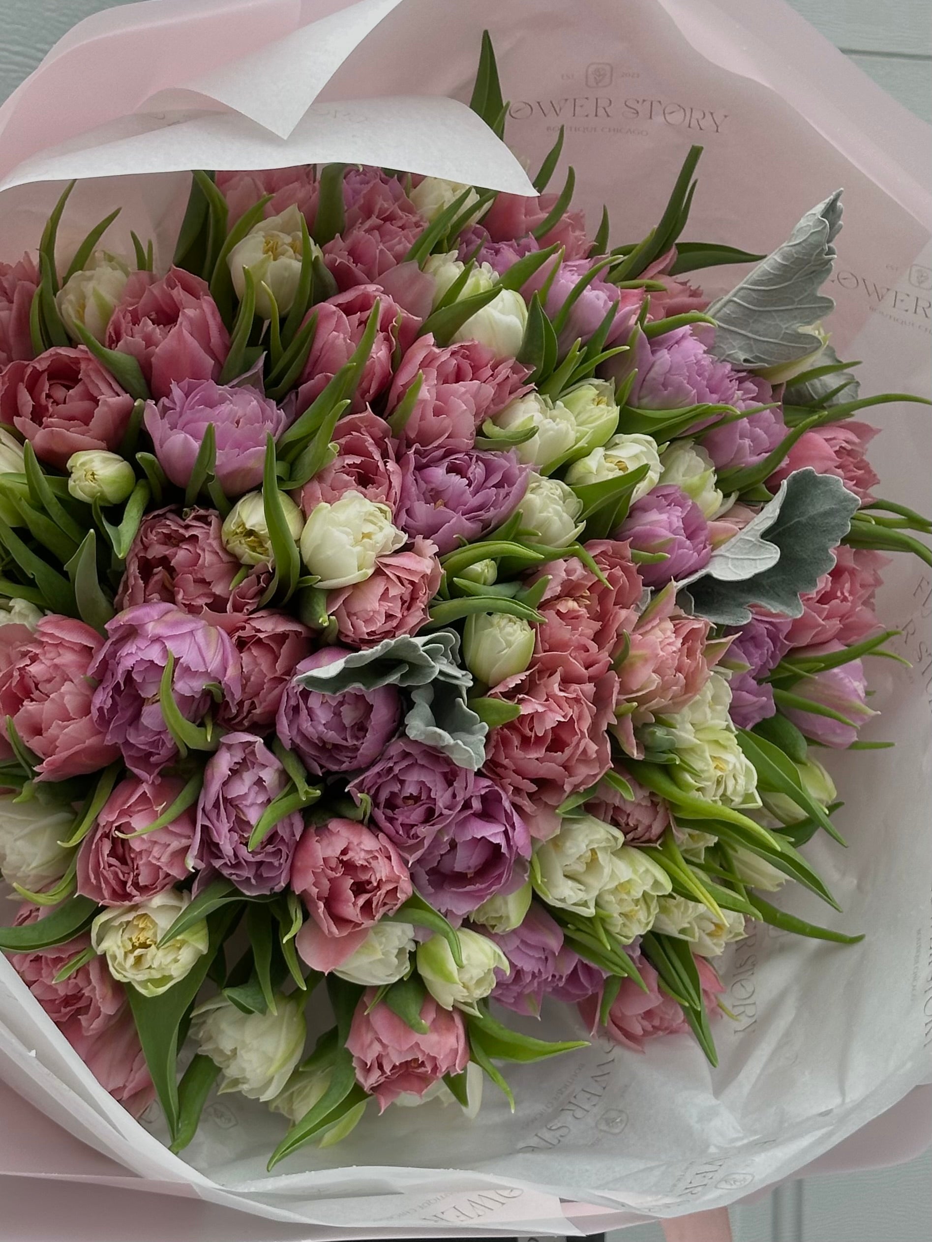 Mono bouquet with tulips in three shades