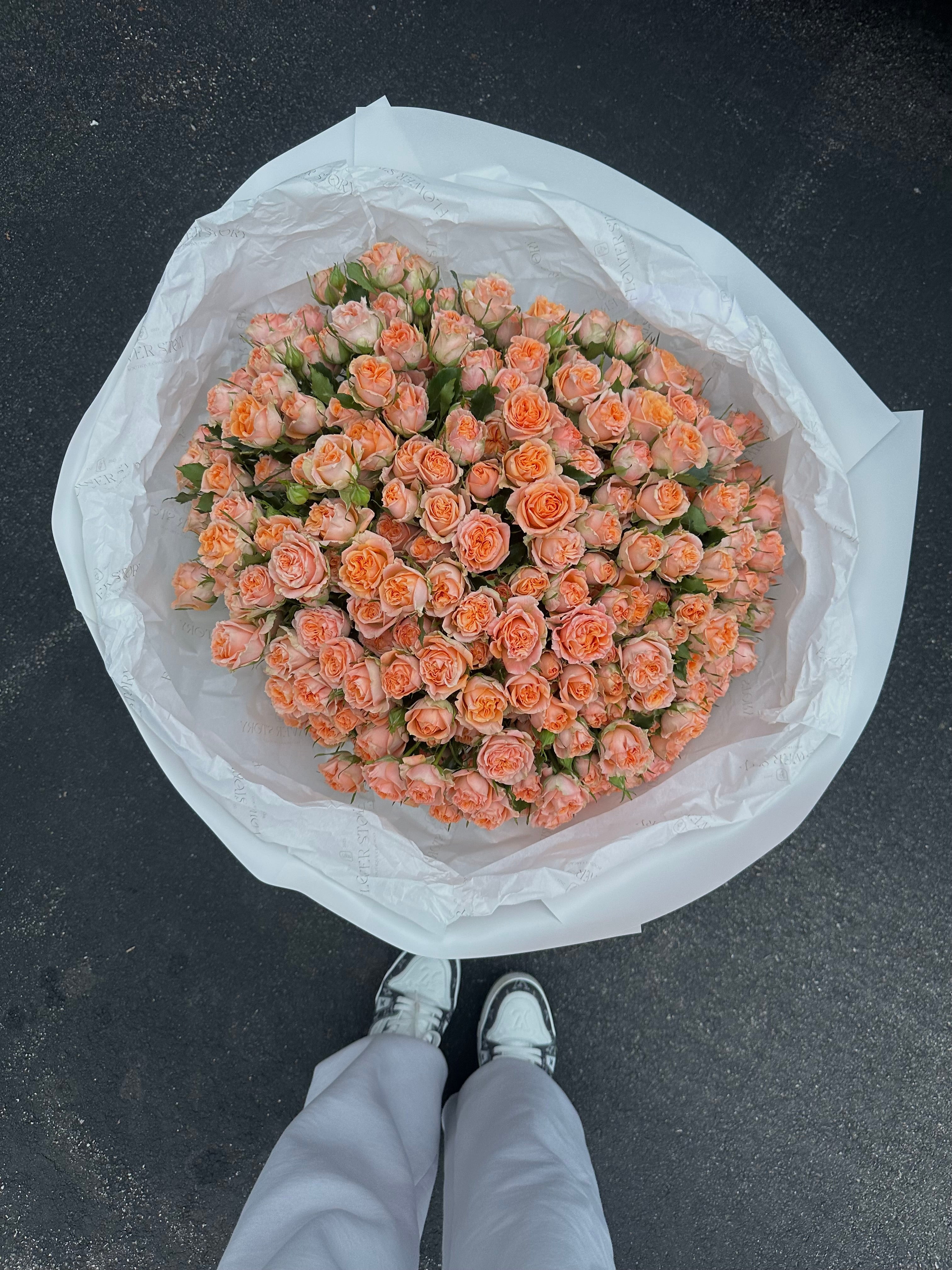 Mono bouquet of orange spray roses