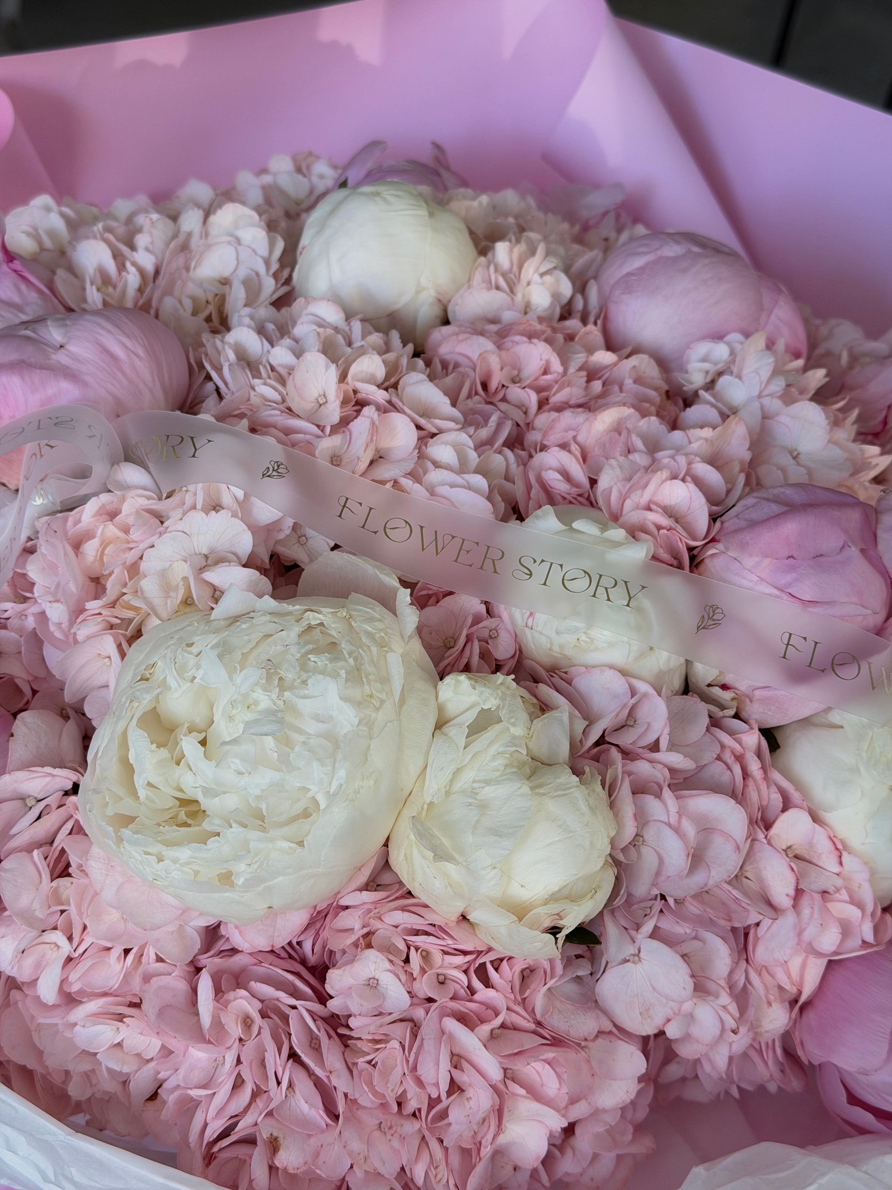 Charming pink mix of peonies and hydrangeas