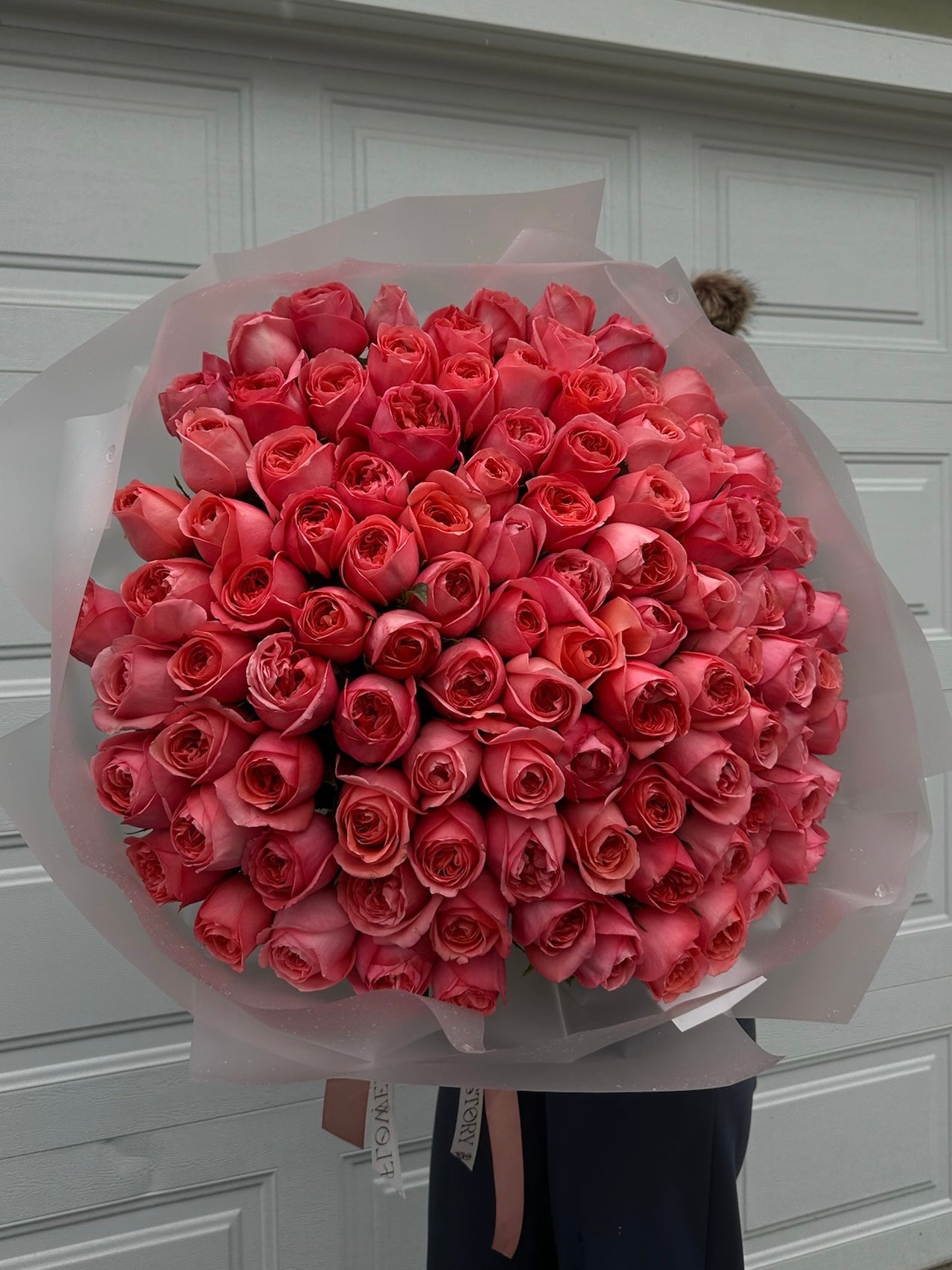 Mono bouquet of 100 Candy X-pressions roses