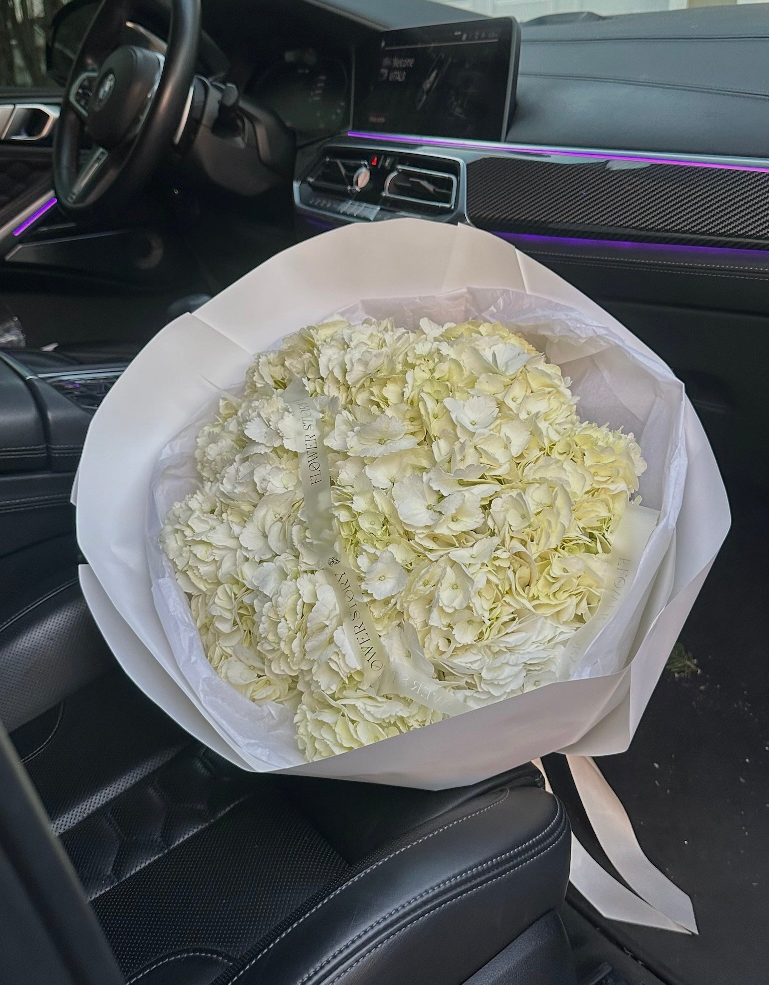 Mono bouquet of white hydrangeas