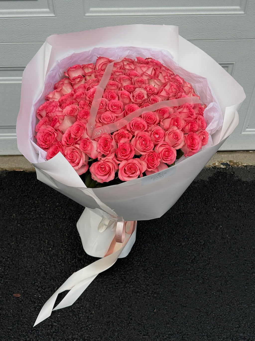 Mono bouquet with 100 bright pink roses