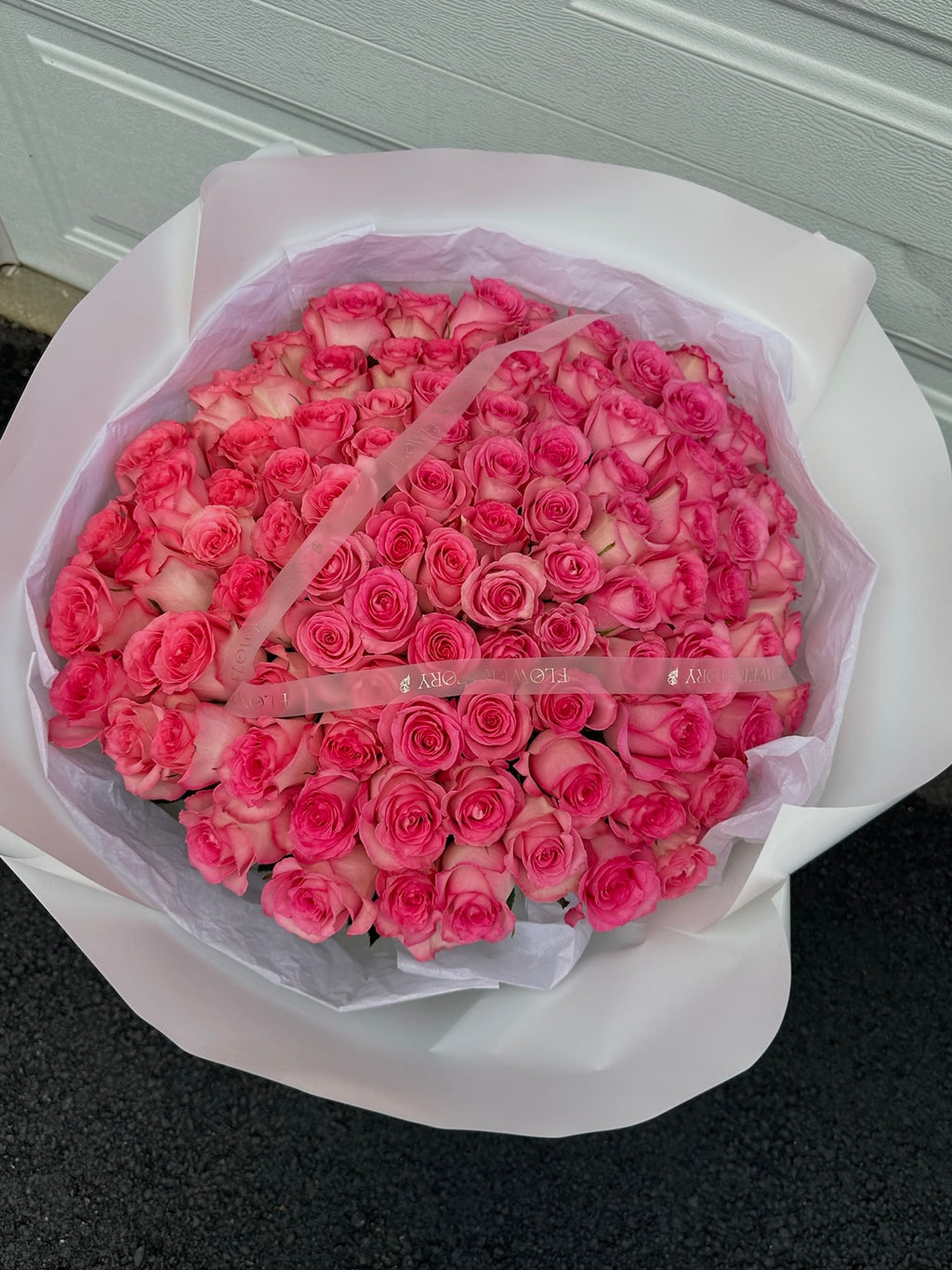 Mono bouquet with 100 bright pink roses