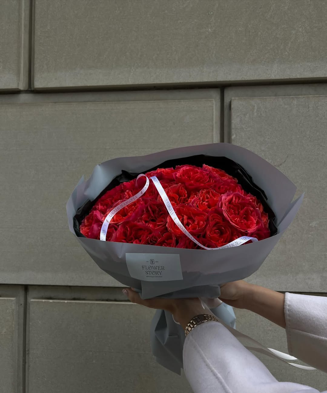 Mono bouquet of Dark Expression roses